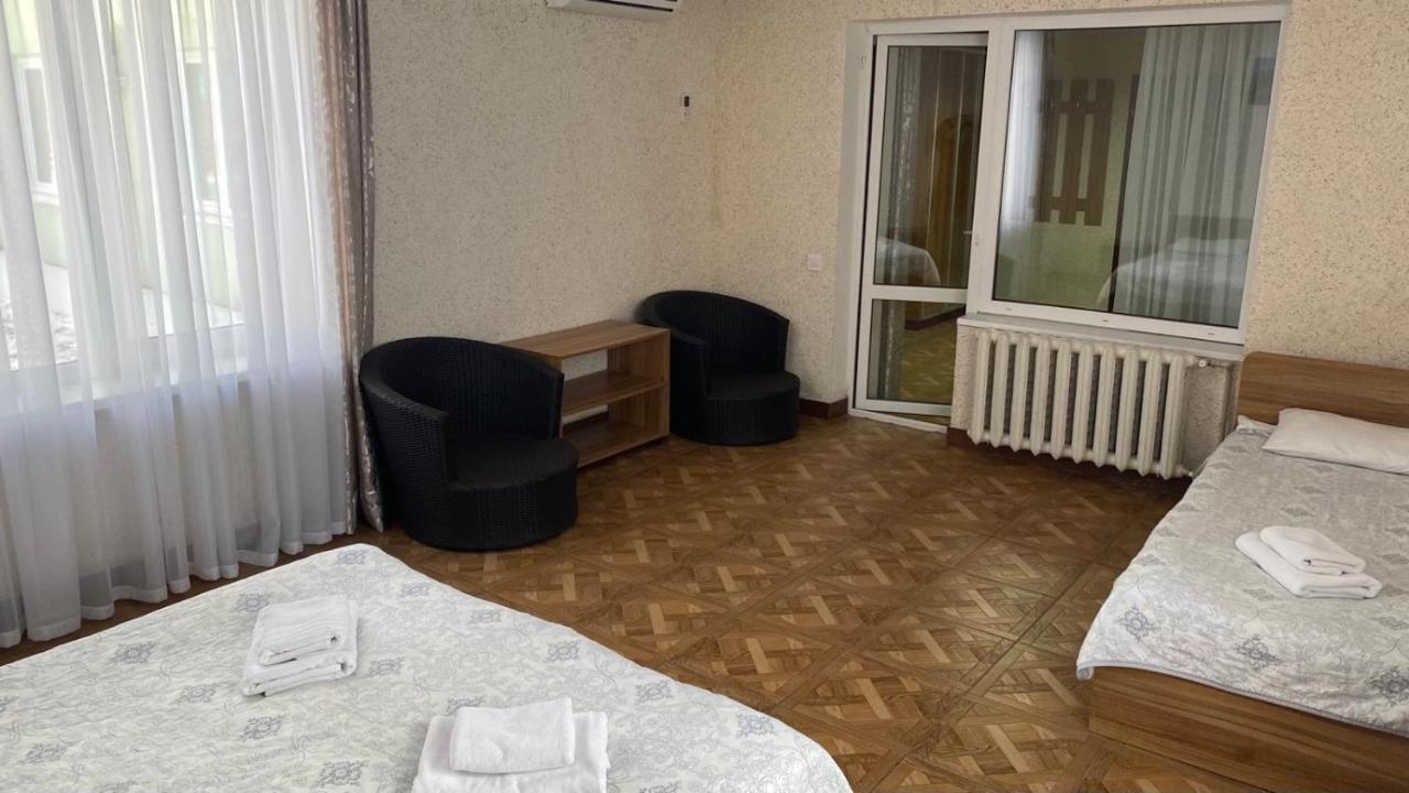 Hotel Zelenyi Kampus Odessa Zewnętrze zdjęcie