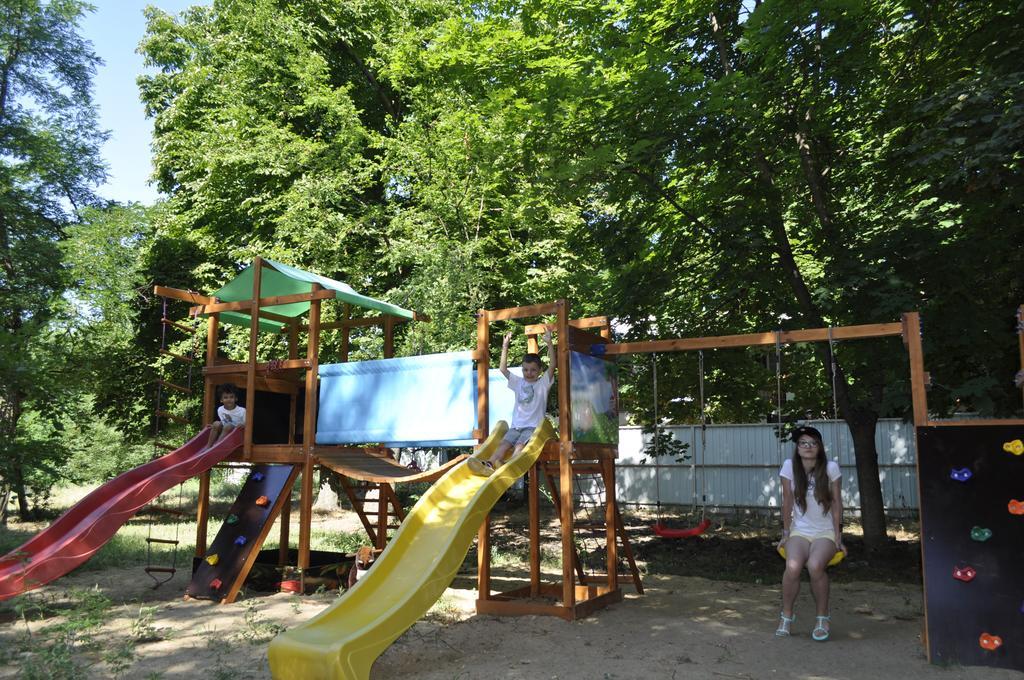 Hotel Zelenyi Kampus Odessa Zewnętrze zdjęcie